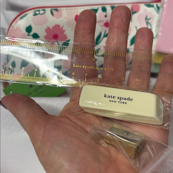 Kate Spade Floral Pencil Case and Notepad NWT - Picture 2 of 6